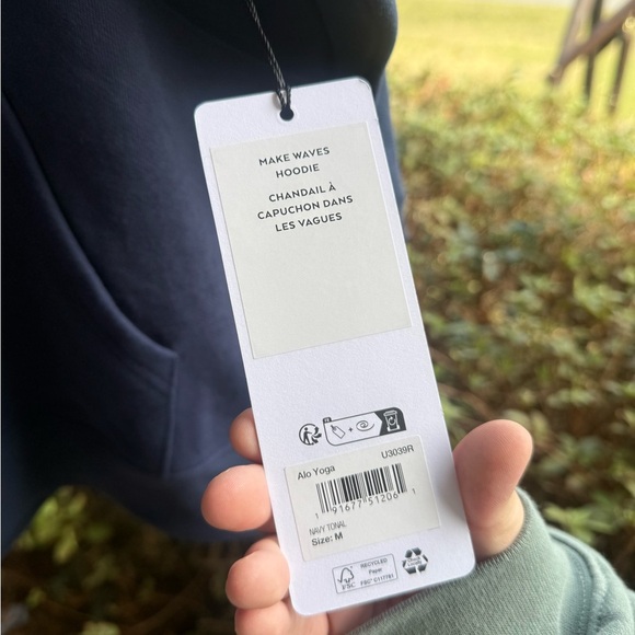 Alo Make Waves Hoodie - Picture 4 of 4